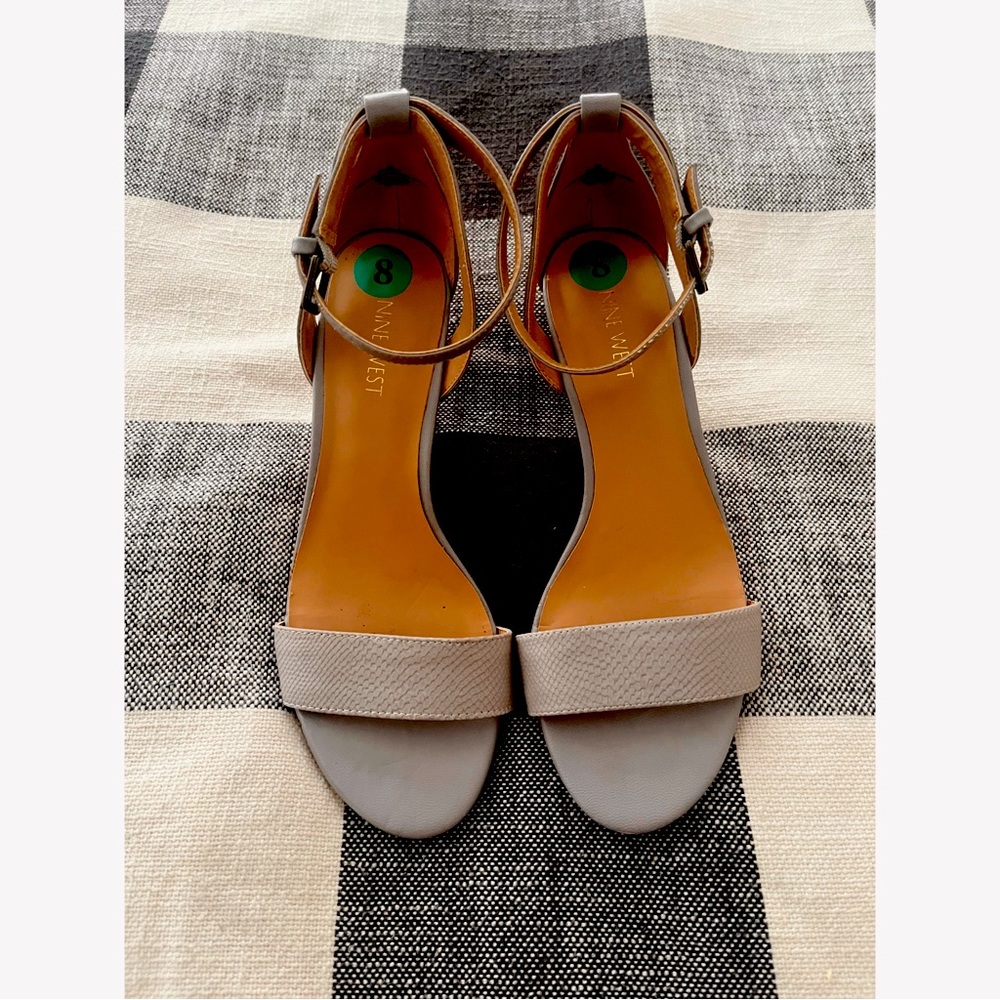 Nine West Size 8 Gray Open Toe Wedge Heels